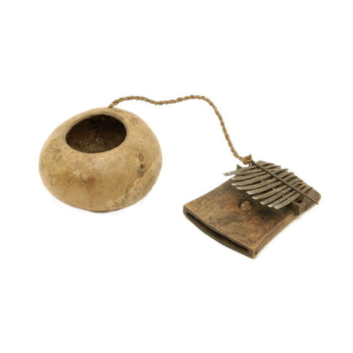 «Spécial été» : un objet, un son, une histoire : rencontrer Bama et le secret de la sanza, Bibliothèque du musée d&rsquo;Ethnographie de Genève (MEG), Genève