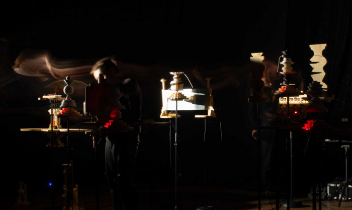 Spectacle : Les Phonotons, Revolving landscapes, Mille au carré (Orchestre de sculptures technologiques), Micro-Folie, Falaise