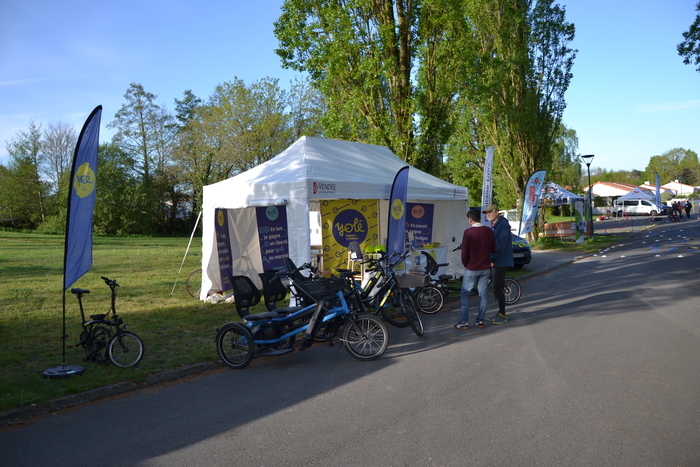 Stand « Yolé » – Mai à vélo – Challans, Place Aristide Briand Challans, Challans