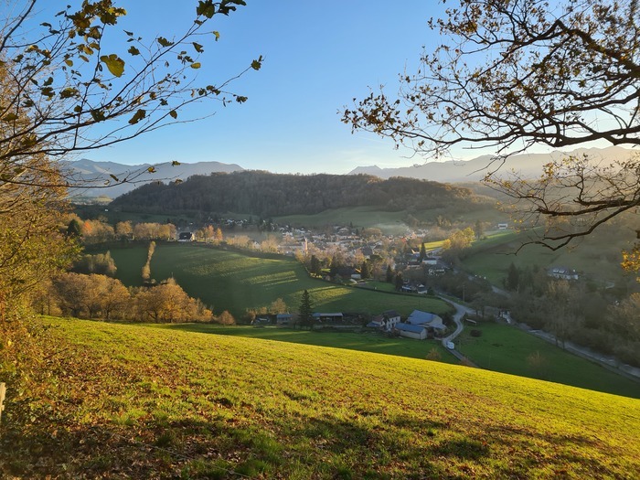 Sur les traces du château seigneurial de Rébénacq, Rébénacq, Rébénacq