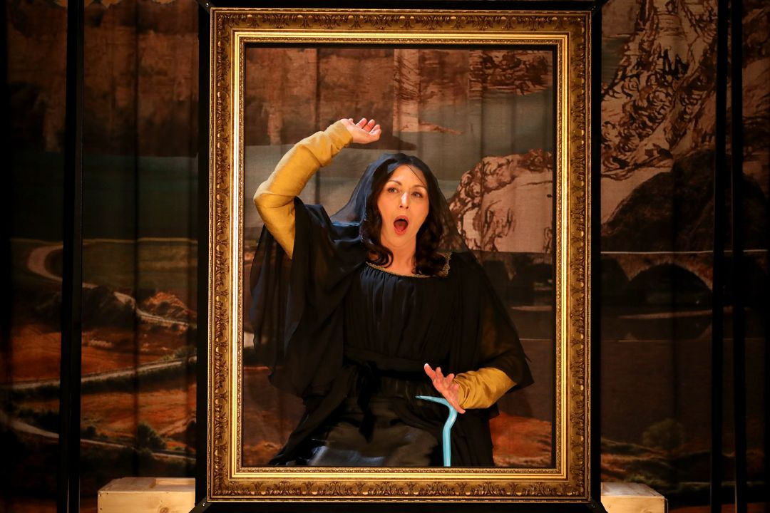 Théâtre La Joconde parle enfin Salle de spectacle le Miroir Gujan-Mestras