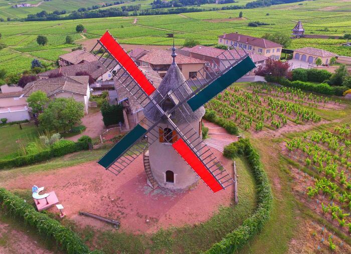Tour et détour autour du Moulin à Vent 71570 LE MOULIN A VENT1660 route du moulin a vent 71570 ROMANECHE THORINS Romanèche-Thorins