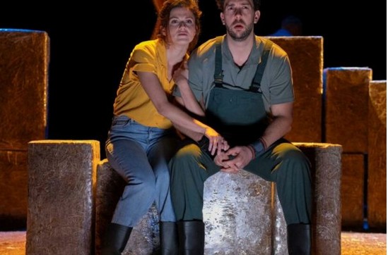 TOUT CONTRE LA TERRE Lunel