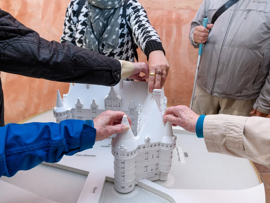 Un château, chef d&rsquo;œuvre de la Renaissance. Une visite adaptée pour les personnes mal et non voyantes  Azay-le-Rideau