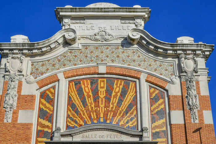 Un dimanche, un quartier : Fives, métamorphoses d’un quartier ouvrier, Place Degeyter Métro Fives, Lille