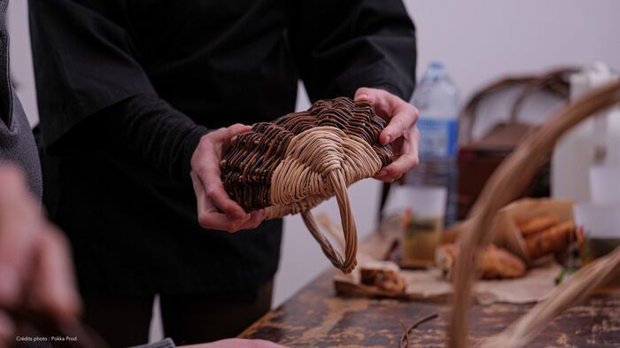 Vannerie – panier rond, 77760 Guercheville, France, Guercheville