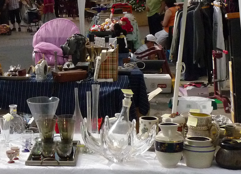 Vide-grenier Place de l'Église Cernoy-en-Berry 2026-07-14