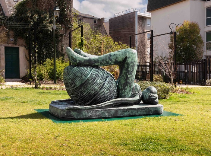Visite-atelier danse, Devant l&rsquo;entrée du jardin Auguste de Saint-Hilaire, Orléans