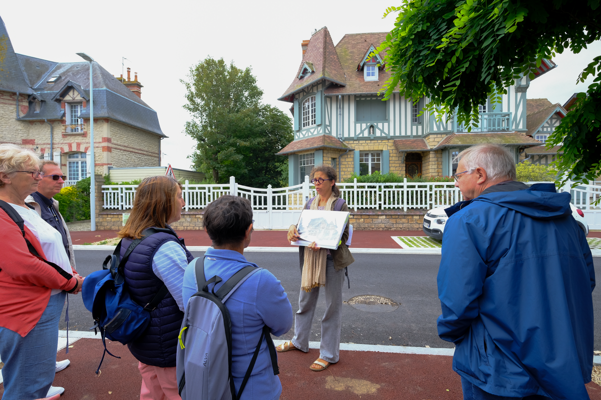Visite commentée Riva-Bella la perle de la Côte de Nacre Esplanade Lofi Ouistreham