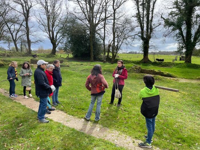 Visite de la rivière qui alimentait le village médiéval, Village de l&rsquo;an mil, Melrand
