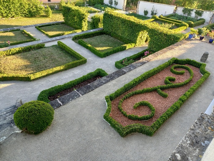 Visite découverte d&rsquo;un jardin régulier inscrit au titre des monuments historiques, Jardin de la maison seigneuriale, Parey-sous-Montfort