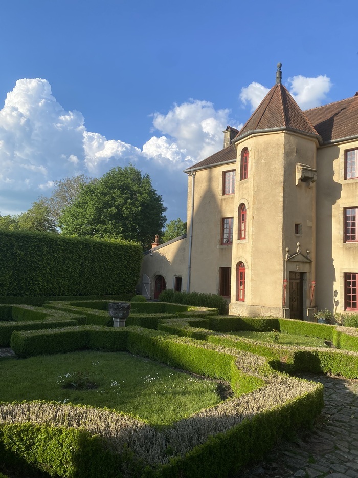 Visite des jardins du château d’Ouge Parc du château d'Ouge Ouge