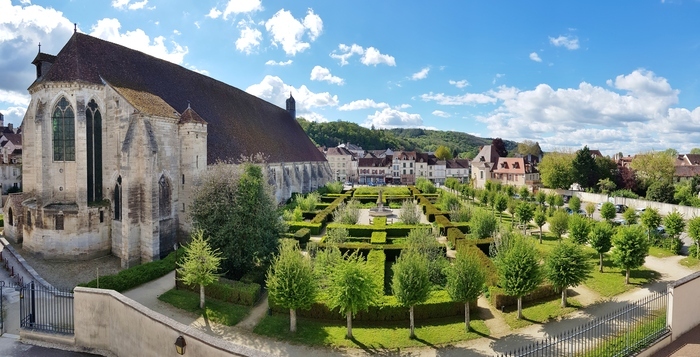 Visite des jardins Marguerite de Bourgogne Hôtel-Dieu Tonnerre