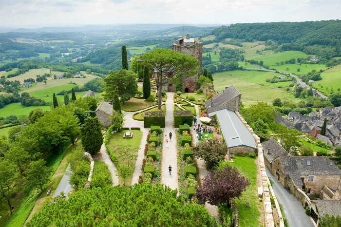 Visite des Jardins suspendus du château Château de Turenne Turenne