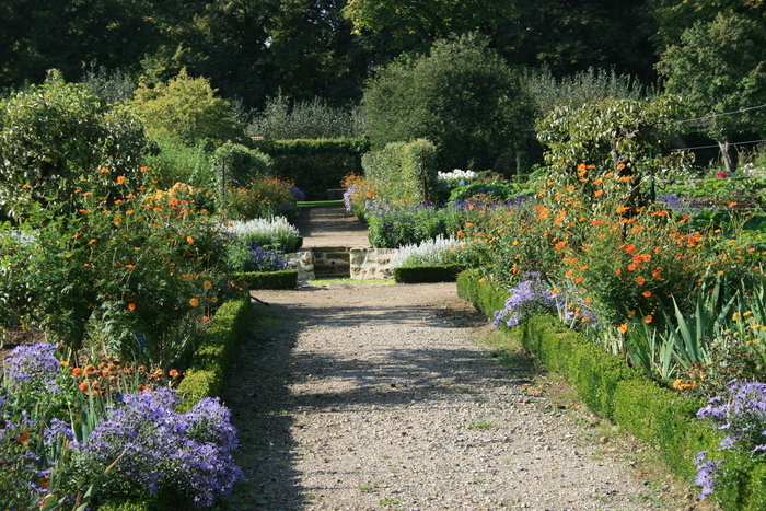 Visite du Domaine de Saint Jean de Beauregard et du Potager Fleuri Château de Saint-Jean de Beauregard Saint-Jean-de-Beauregard