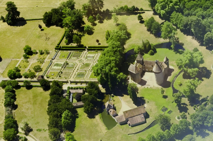 Visite du parc à l'anglaise et du jardin/potager à la française du Château de La Motte-Feuilly Jardin et parc du chateau de La Motte La Motte-Feuilly