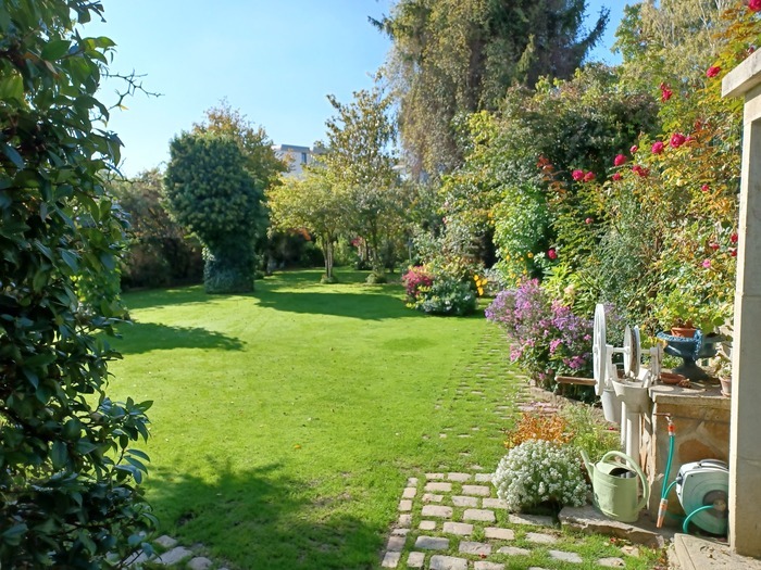 Visite d&rsquo;un jardin à Dijon, Jardin de particulier à Dijon, Dijon