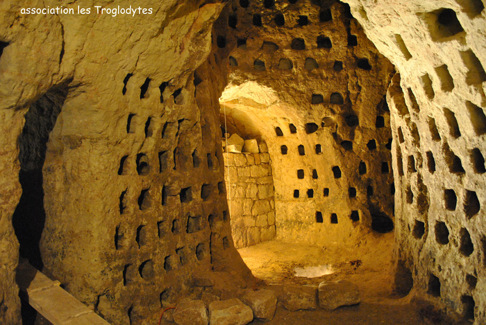 Visite d'un souterrain médiéval en cours de fouille la Tourette de Luché 86110 Varennes Saint-Martin-la-Pallu