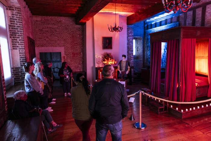 Visite guidée à la chandelle des collections permanentes, Château de Martainville – Musée des Traditions et Arts Normands, Martainville-Épreville