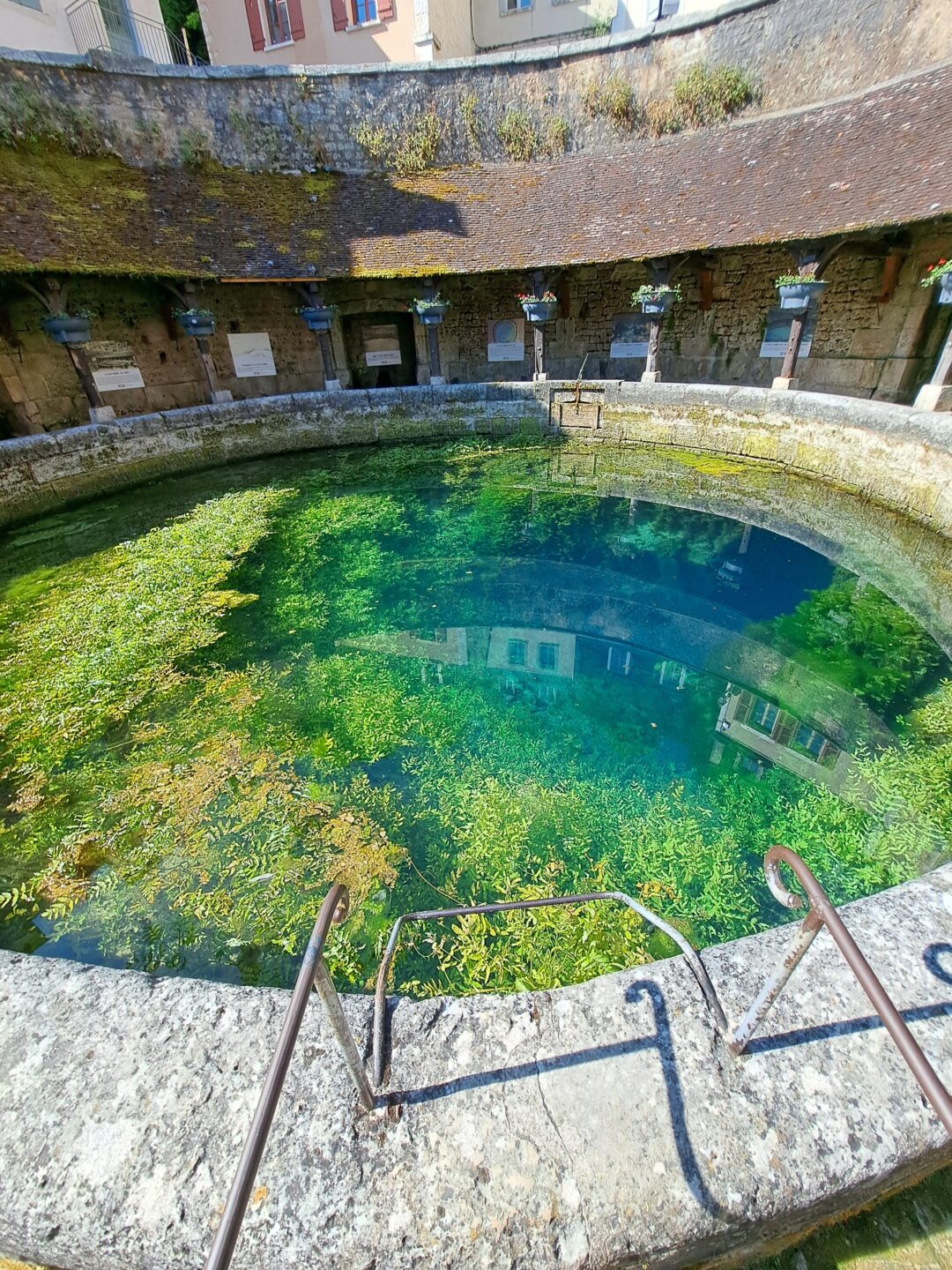 Visite guidée à Tonnerre Mystères de l’Eau et Splendeurs Médiévales Place de la Gare Tonnerre