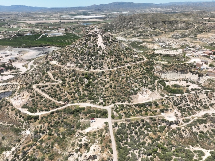 Visite guidée des fouilles dans la médina de Bayra (Vera