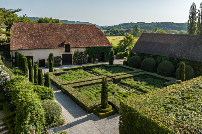 Visite guidée des jardins avec une jardinière, Château et jardins de Losse, Thonac