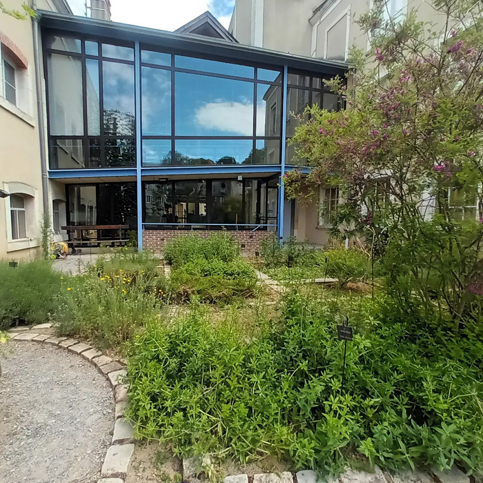 Visite guidée du jardin textile à destination des publics malvoyants et non-voyants, Musée de la Chemiserie et de l’Élégance masculine, Argenton-sur-Creuse