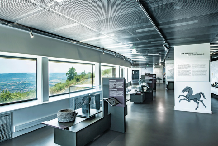 Visite guidée du Musée de Gergovie, Musée Archéologique de la Bataille de Gergovie, La Roche-Blanche