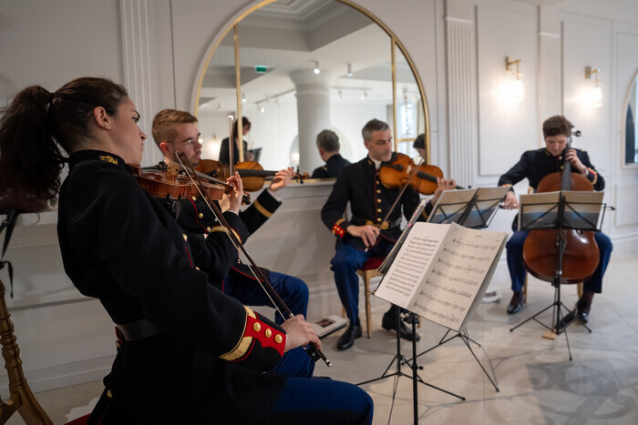 Visite nocturne en musique La Maison Élysée Paris