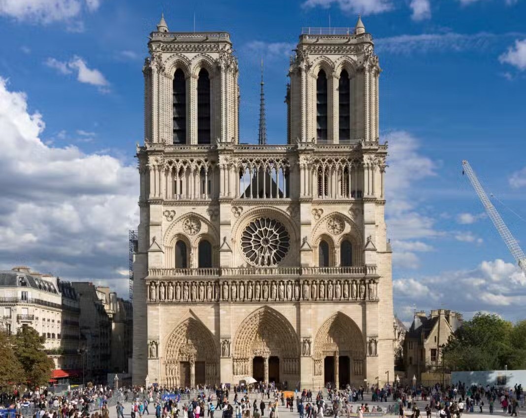 Projet de vitraux contemporains pour Notre-Dame de Paris par Claire Tabouret