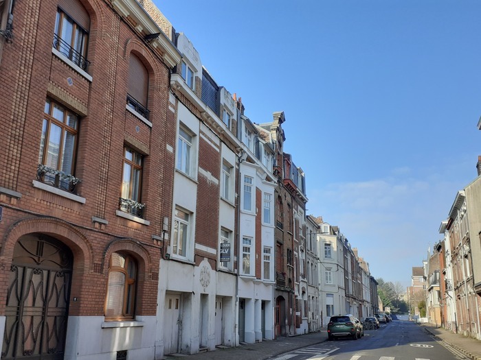 Vivre rue de Canteleu dans les années 1920-1930, Place Cormontaigne, côté rue d’Isly, Lille