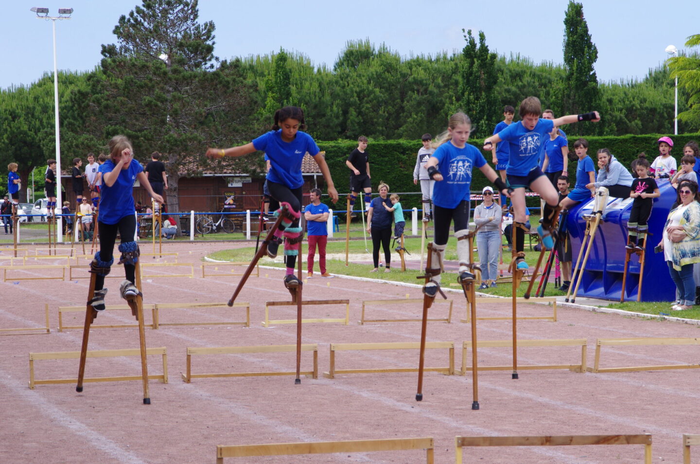 7ème Meeting d&rsquo;Athléchasse Athlétisme sur des Echasses Stade Jacques Ducom Biscarrosse