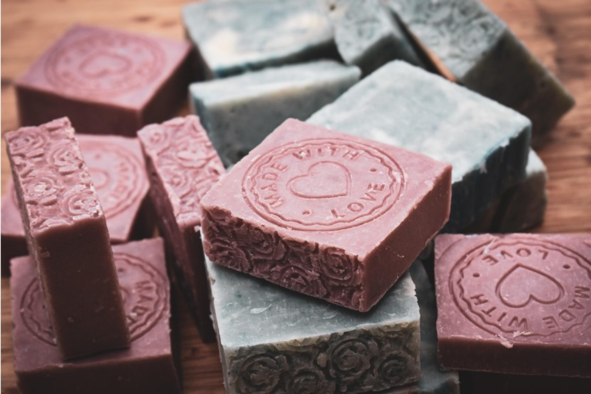 Atelier frabrication de savon Savonnerie Artisanale Savonnia Bergerac