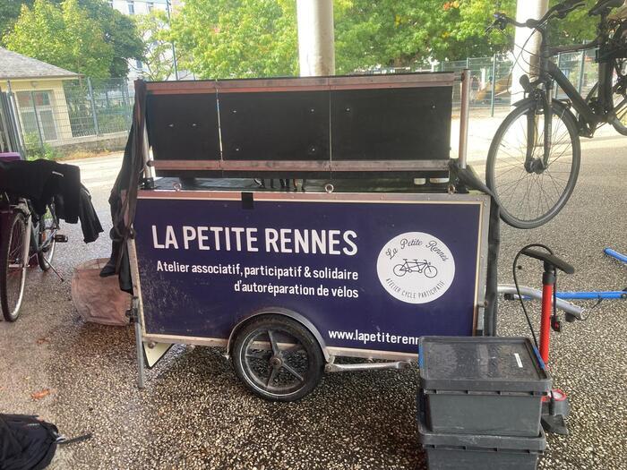 Atelier mobile participatif d’auto-réparation de vélo Ecole Champion de Cicé Rennes
