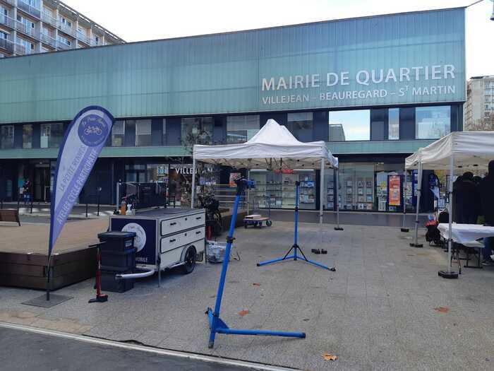 Atelier mobile participatif d’auto-réparation de vélo, Square de Champagne, face au n°1, Rennes