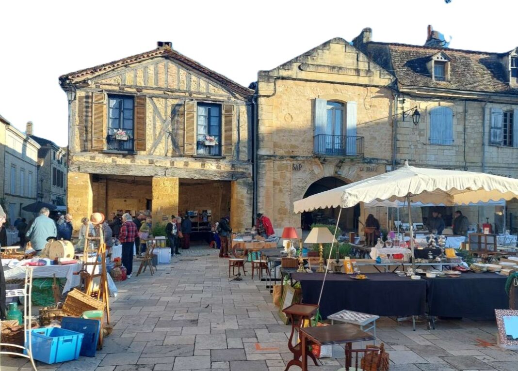 Brocante, vide greniers Beaumontois en Périgord
