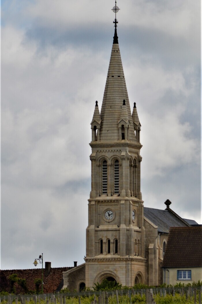 Clocher de l’église Saint Léger, Parvis de l’église . de Saint -Andelain, Saint-Andelain