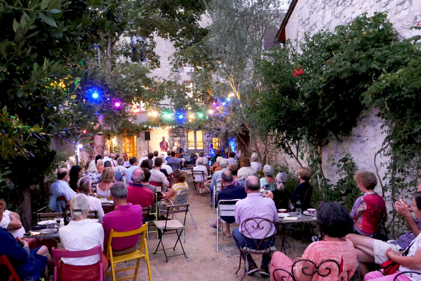 Concert de jazz à la librairie Livres Books & Cie trio Jean-Luc Amestoy Rue du Pendillou Montcuq-en-Quercy-Blanc 2026-07-29