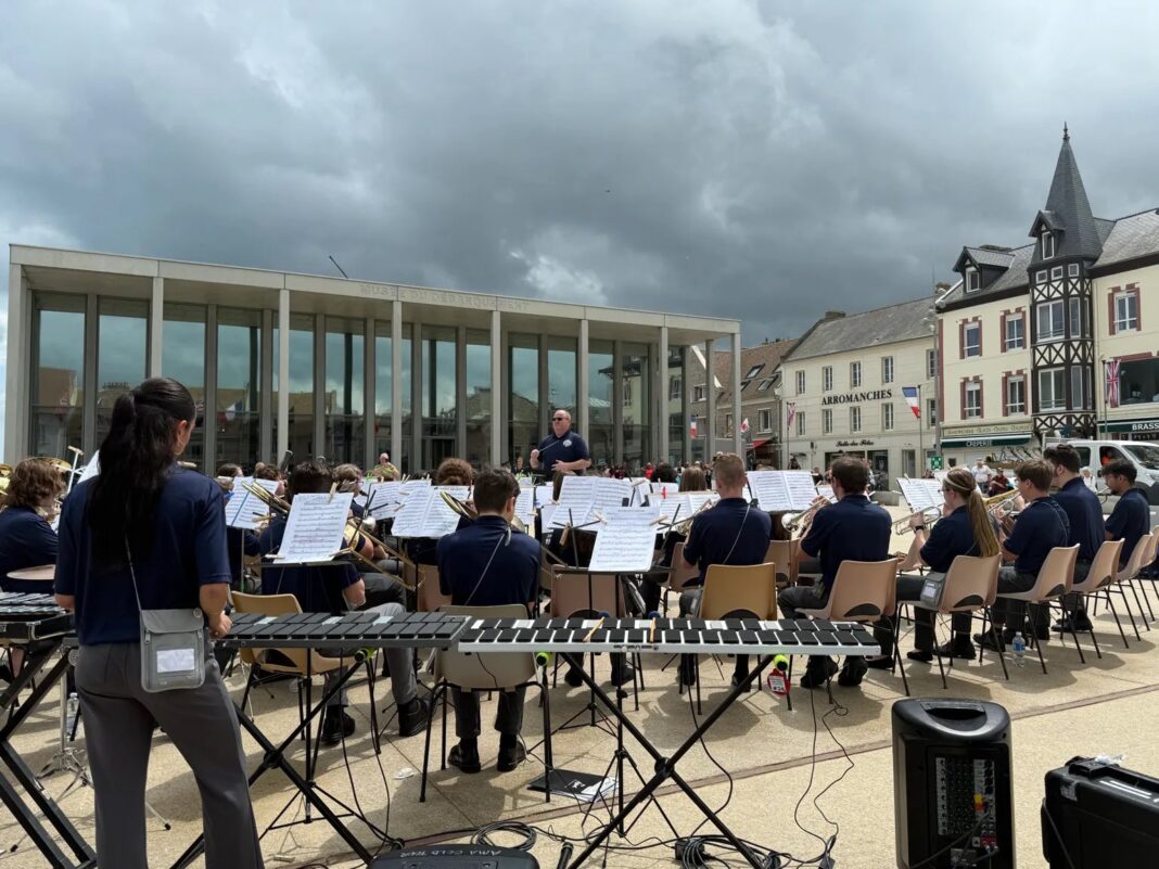 Concert Silver Tour de AMA American Music Abroad PLACE DU 6 JUIN Arromanches-les-Bains