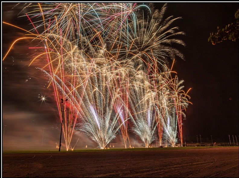 Course hippique et feu d’artifice Rue du Vieux Château Graignes-Mesnil-Angot