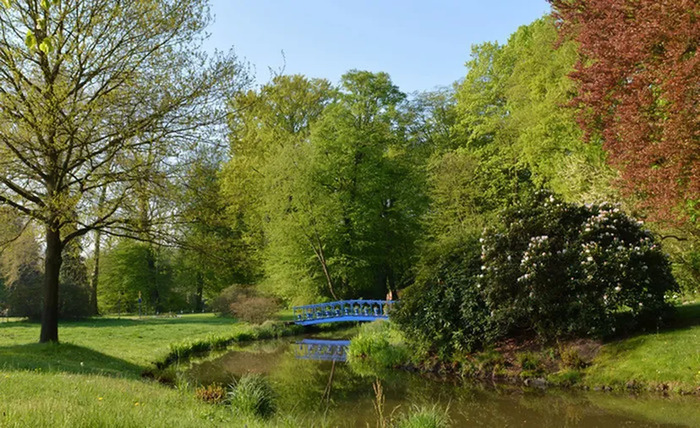 Déambulation dans le parc Muzakowski, Park Muzakowski, Łęknica