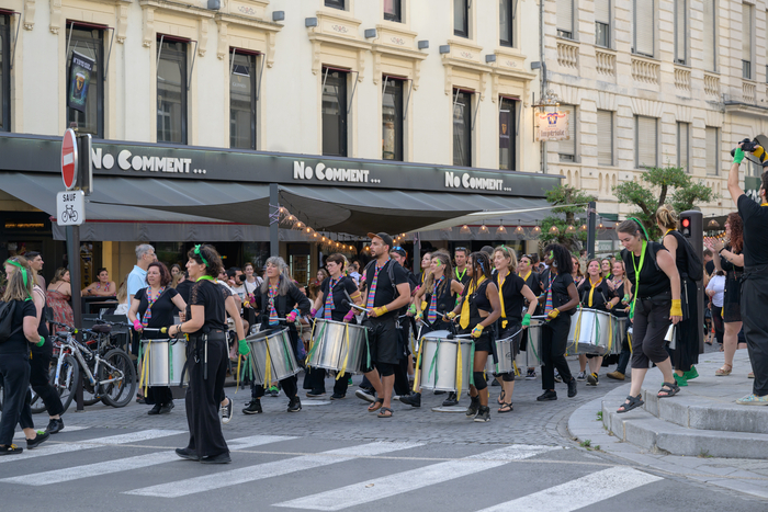 Déambulation de Batucadas, Place Royale de Pau, Pau