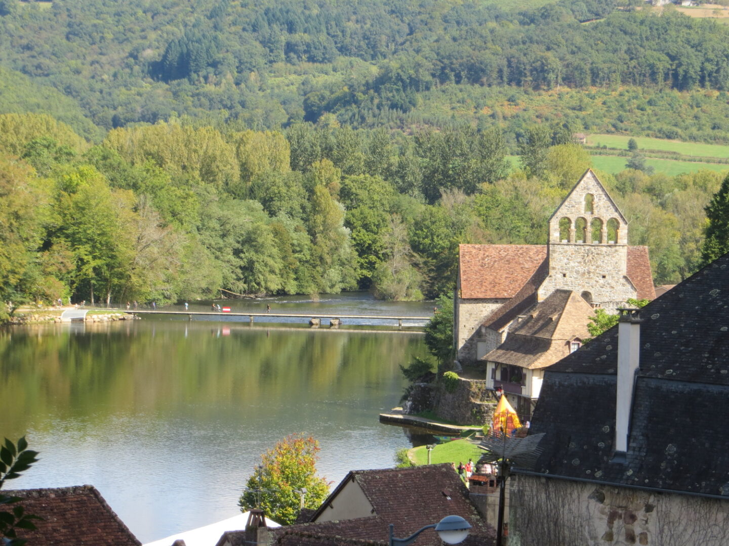Déambulation littéraire lectures à voix haute Beaulieu-sur-Dordogne