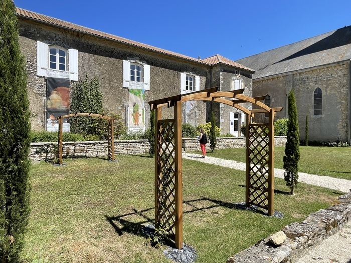Découvrez la cité gallo-romaine de Rauranum et la vie de ses habitants ! Musée de Rauranum Rom