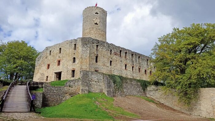 Défense du château de Lipowiec Zamek Lipowiec Babice