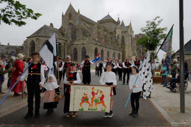 Dol de Bretagne le 1er Mai 2026 : Fête de la Fédération Sonerion 35 - Défilé