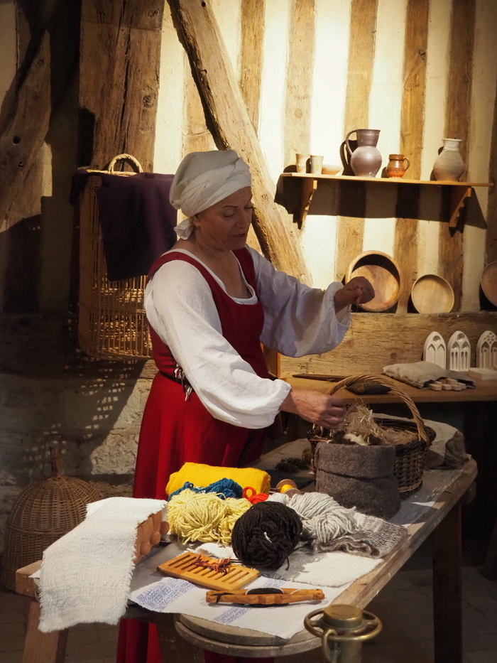 Démonstration : le Moyen Âge sur le bout des doigts Château de Crèvecoeur-en-Auge Mézidon Vallée d'Auge
