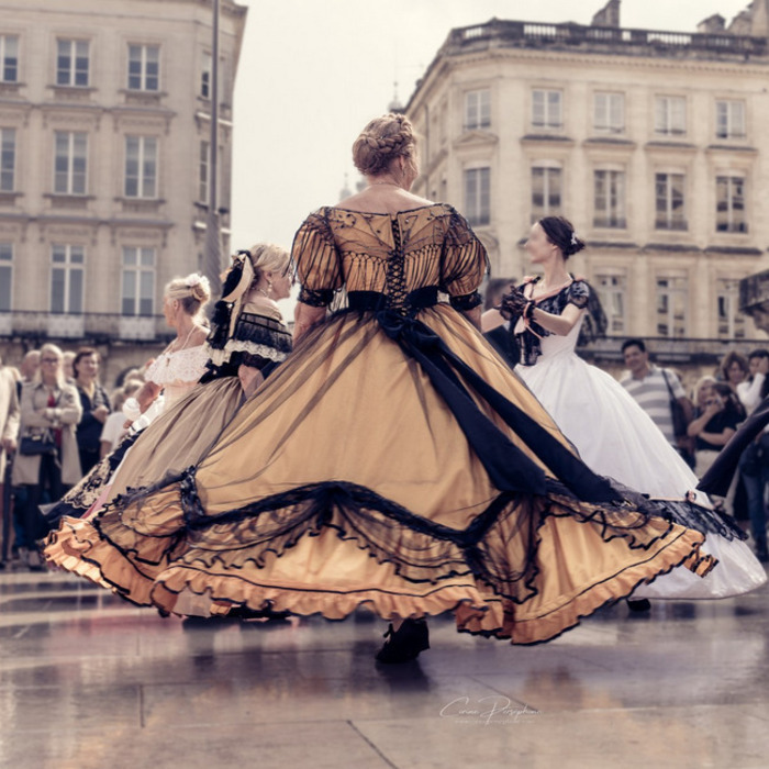Démonstrations et initiations aux danses de bal du second empire