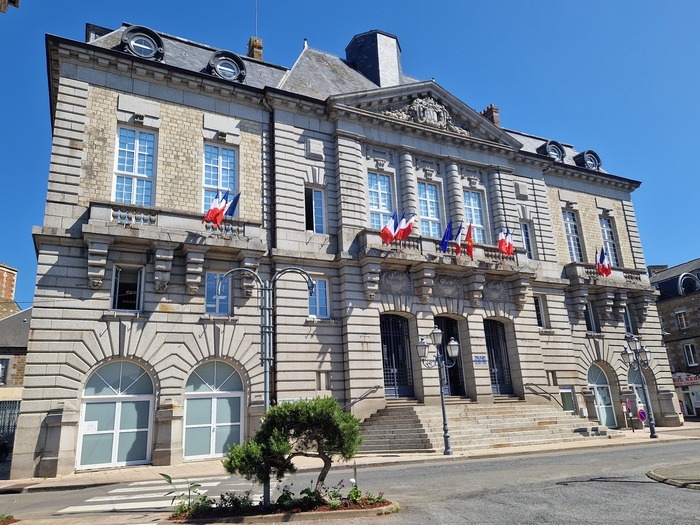Exposition : le tissage et l’amicale Fertoise, Hôtel de ville, La Ferté-Macé