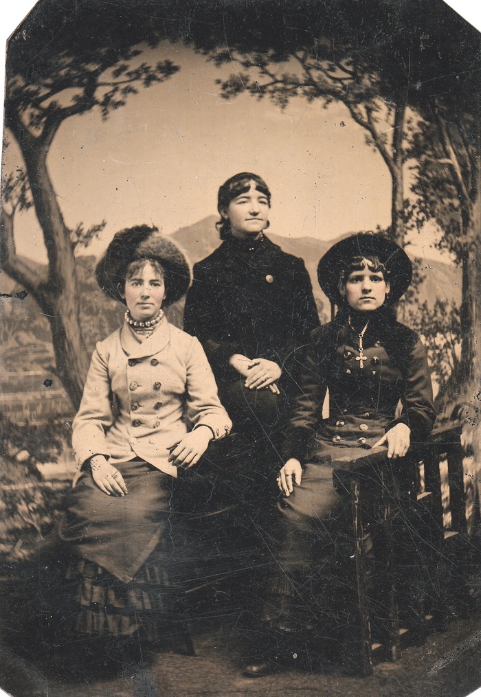 Exposition : photographies du XIXe et du XXe siècle et appareils photographiques instantanés du XXe et XXIe siècles, Centre de loisirs les tilleuls, Dives-sur-Mer